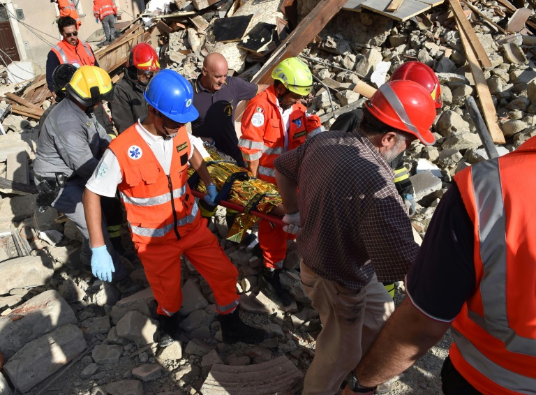 Italie: au moins 73 morts après un puissant séisme dans le centre du pays