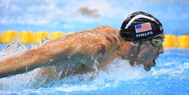 Michael Phelps va nager contre un grand requin blanc