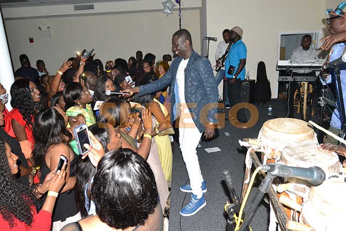 (13 photos) – Pape Diouf fait vibrer la diaspora à Washington. Regardez