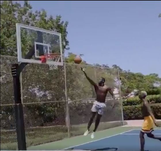 Vidéo: Pogba et Lukaku jouent au Basket, Regardez ce que ça donne!