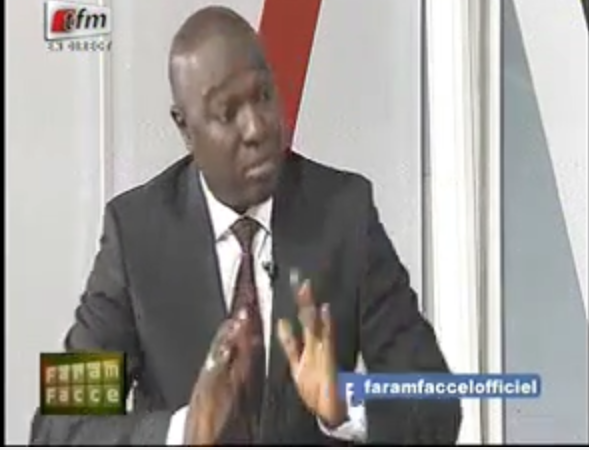 Vidéo – Arona Coumba Ndoffene parle des 20 millions de FCfa volés dans sa voiture et de son histoire avec Zeynab Touré