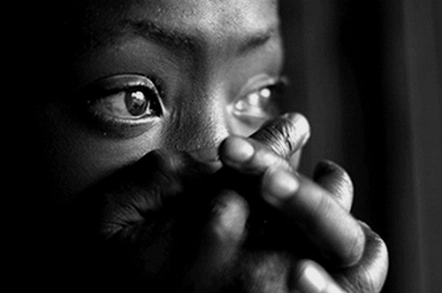 Vidéo: un jeune de 17 ans affirme se faire violer par une…Regardez