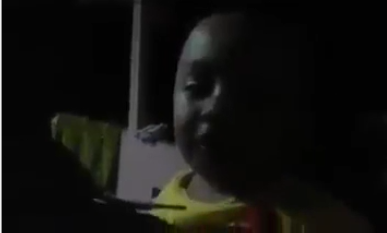 Vidéo – Un enfant de 3 ans récite sourate Ya-Sin. Regadez