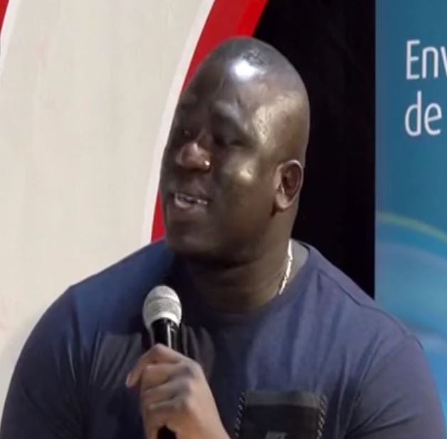 Répudiée par son mari après le combat Yékini/Lac de Guiers 2, elle vient demander de l’aide à Yakhya Diop
