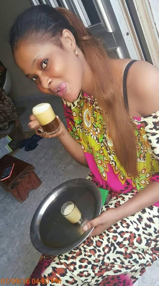 Photos: Soumboulou Bathily en mode naturelle prépare le thé