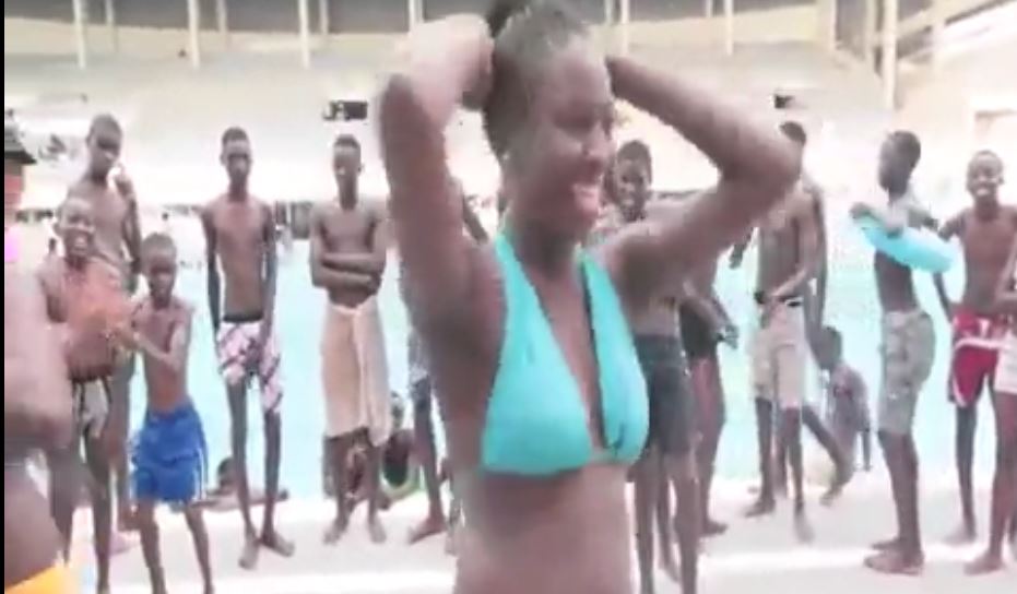 Vidéo: Les adolescentes et l’été à Dakar, une histoire d’amour – Regardez.