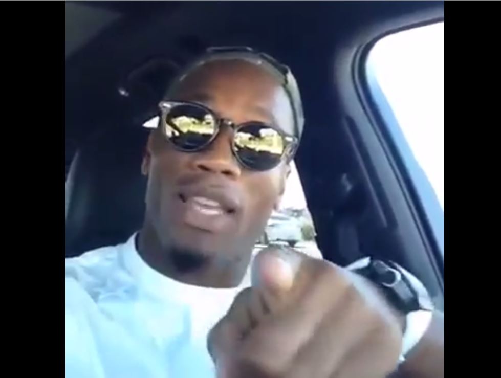 Vidéo – Didier Drogba chante sur la chanson de son grand frère! Regardez!