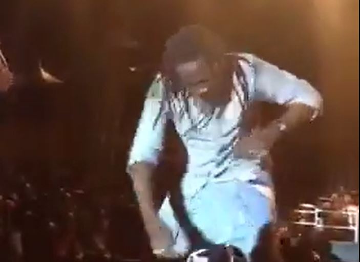 Vidéo: Le show de Carlou D qui fait encore parler… Regardez !