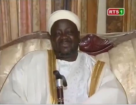 Vidéo : Feu Serigne Mamour Niass reçu avec tous les honneurs au Nigeria. Regardez