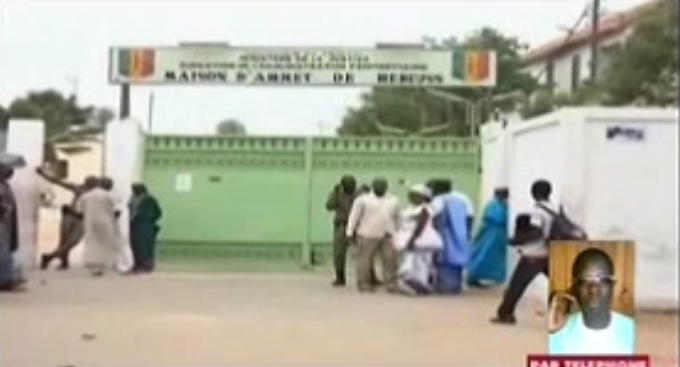 Vidéo: Rebeuss le colonel Daouda Diop confirme un mort, 27 détenus et 14 agents blessés – Regardez