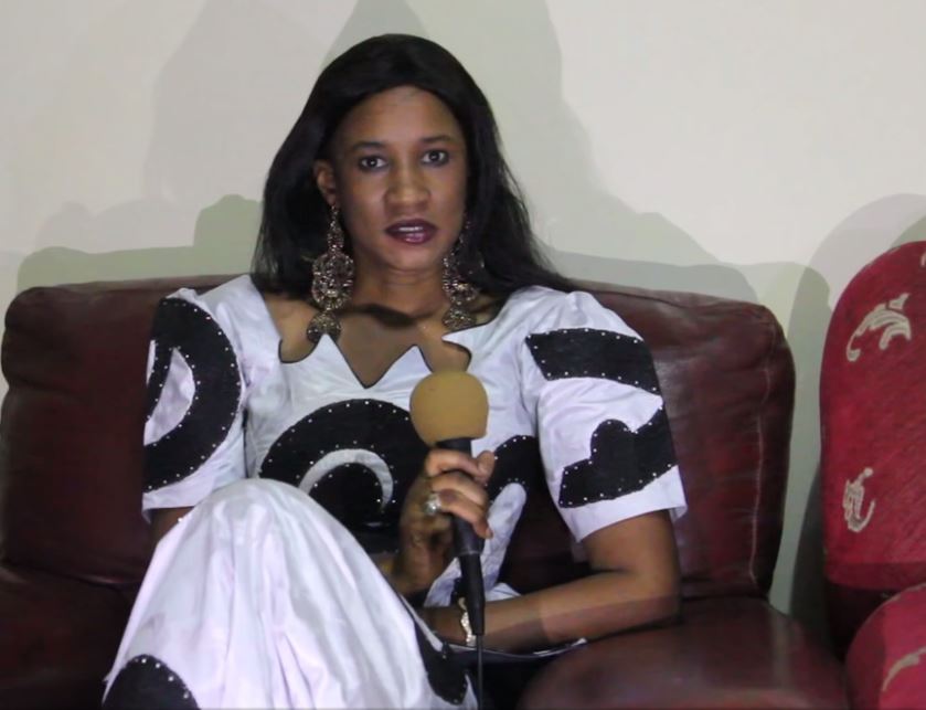 Vidéo : La fervente « karimiste » Amina Sakho veut un mari – Regardez.