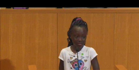 Vidéo: États-Unis : une petite fille émeut le web après les violences dans la ville de Charlotte – Regardez