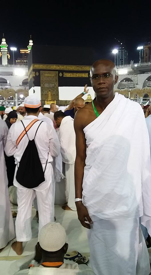 Arrêt sur image: Le journaliste présentateur du Jt Cheikh Traoré à la Mecque