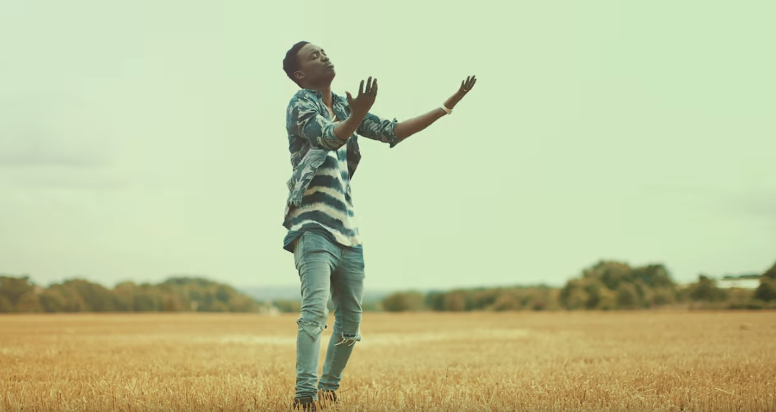 Vidéo-Musique: Makhtar Sidibé prône l’Unité africaine dans Ya Salam. Regardez