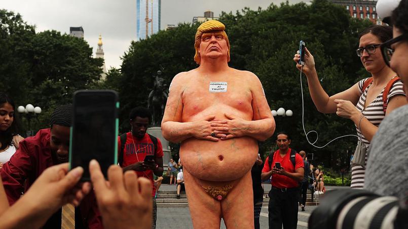 Une statue de Donald Trump nu estimée entre 10.000 et 20.000 dollars