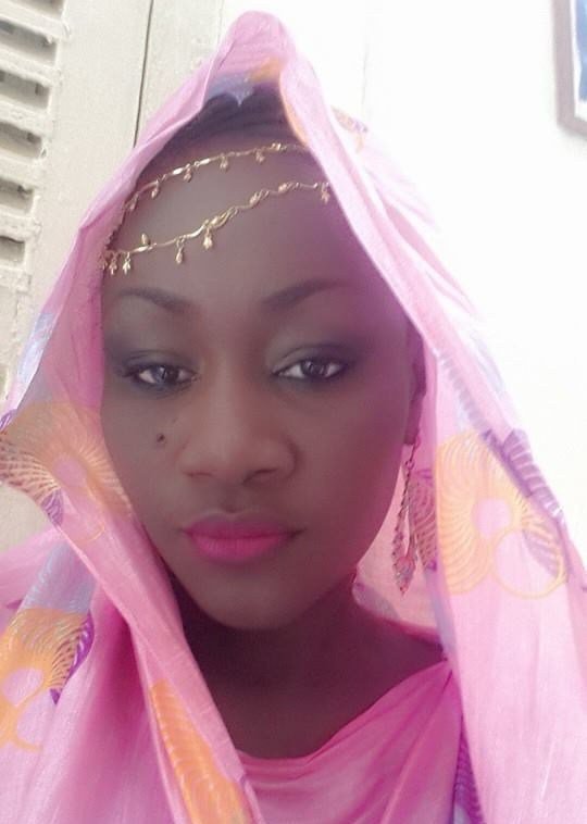 Photo: Niatam Ba en mode femme mariée dans sa tenue rose