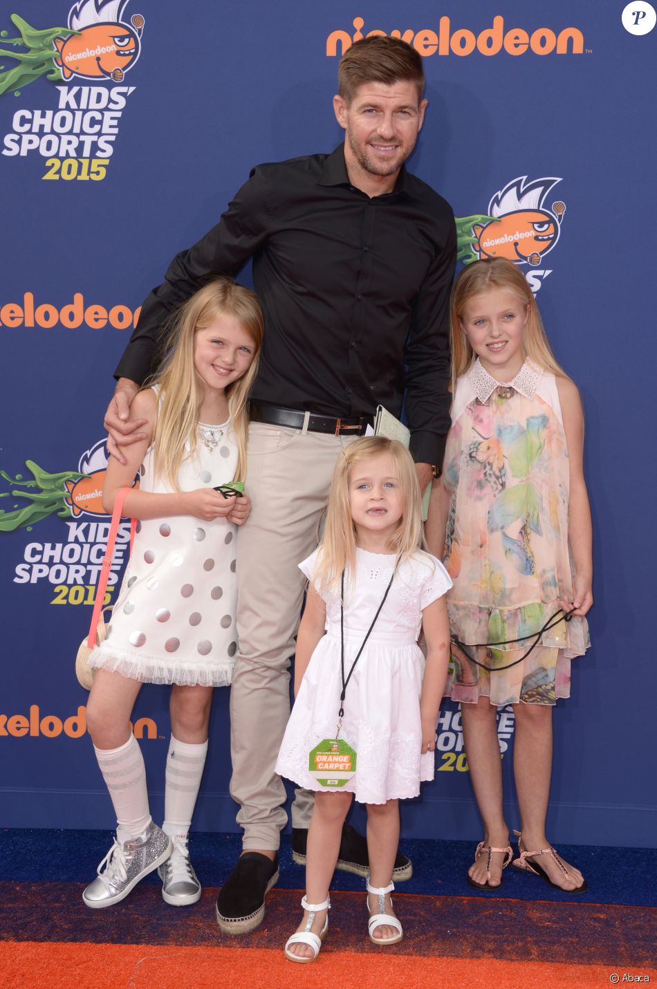 2778198-steven-gerrard-avec-ses-trois-filles-lor-950x0-3