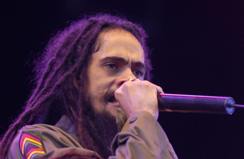 Damian Marley, le fils de Bob Marley ouvre « Stony Hill », une boutique de drogue