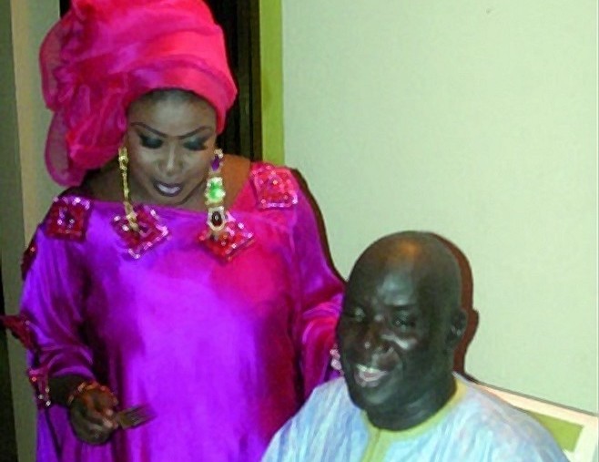 Audio: Me Babou se fait voler son téléphone portable en plein deuil. Ecoutez