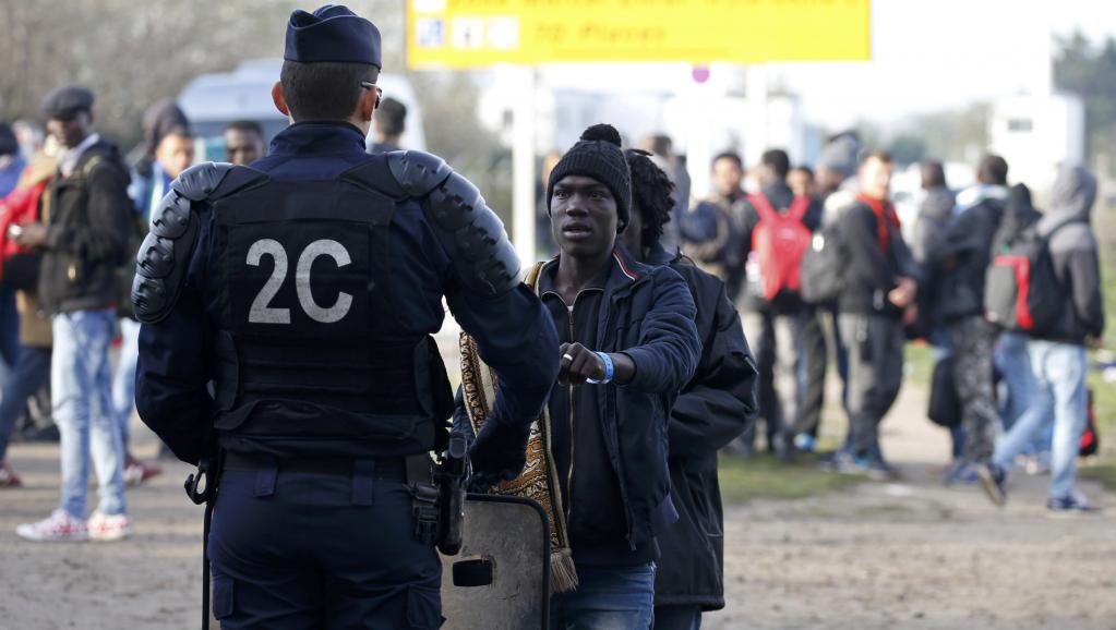 Calais entre soulagement et perplexité après le démantèlement de la «jungle»