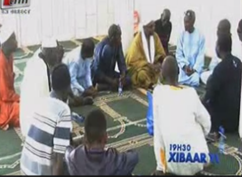 Vidéo: Du recital de Coran dans une mosquée pour l’anniversaire de Youssou Ndour – Regardez