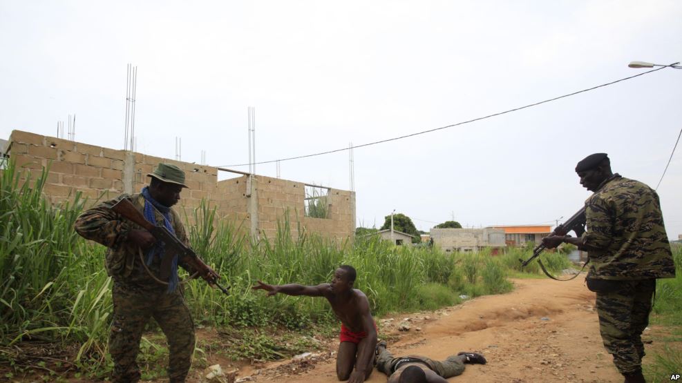 Cote d’Ivoire: Tous les policiers d’une ville ivoirienne mutés après des violences