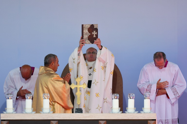 Le pape François célèbre la messe de Pâques sous haute sécurité