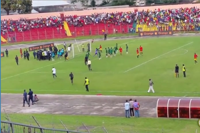 Vidéo – Can U17: Chasse au fétiche lors du match Guinée – Sénégal. Regardez