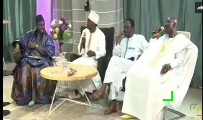 Vidéo: Pape Djiby Ba émeut le plateau de quartier général avec un magnifique acappella… Regardez !