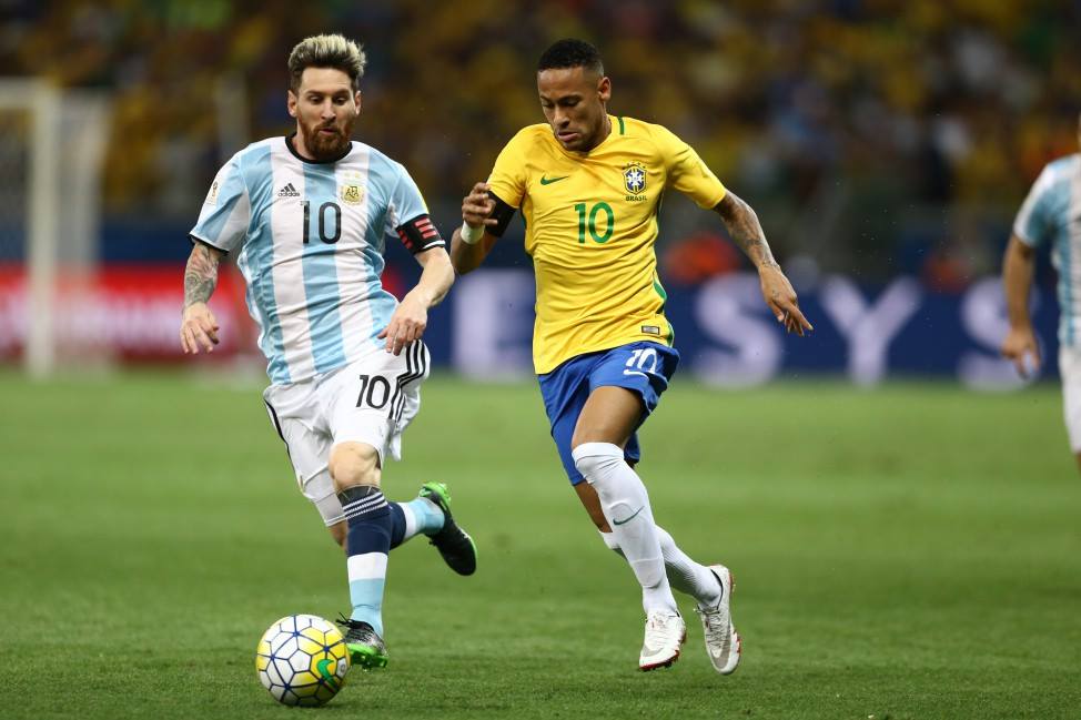 Arrêt sur image: Neymar domine Messi
