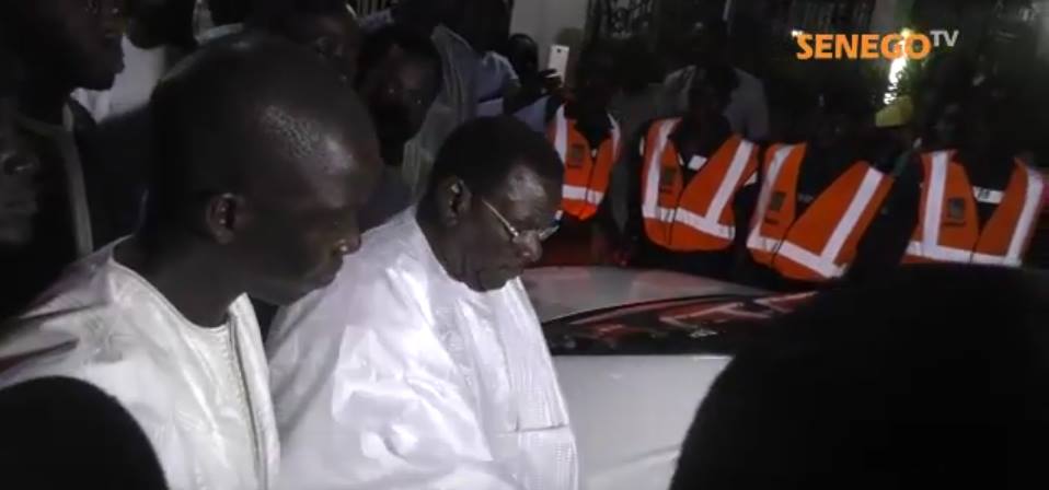 Senego Tv: L’arrivée spectaculaire de Cheikh Bethio devant les Thiantacounes