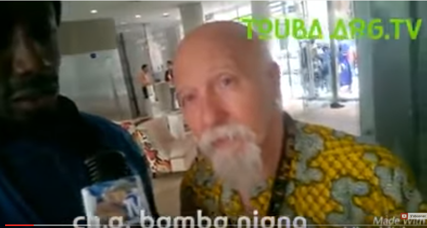 Vidéo: Un baye fall argentin recommande à son pays de suivre l’exemple du Mouridisme. Regardez!
