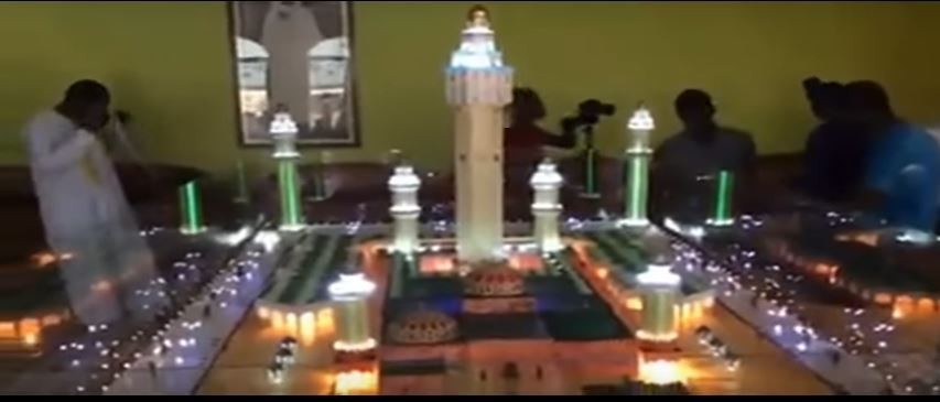 Vidéo: Le cadeau symbolique d’un Talibé Tidiane à Cheikh Sidy Mokhtar Mbacké. Regardez