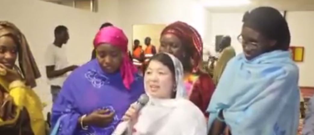 Vidéo- Incroyable : une chinoise qui s&rsquo;apelle Mame diarra et qui parle wolof mieux que…!