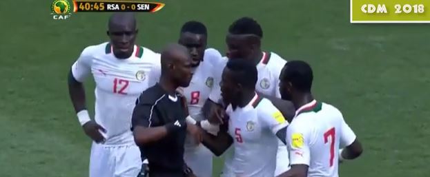 Vidéo- L’incroyable Erreur D’arbitrage Contre Le Sénégal …!