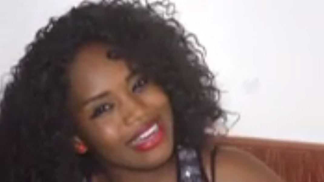 Vidéo – Une fan interprète le son « No stress » mieux que viviane…Regardez.