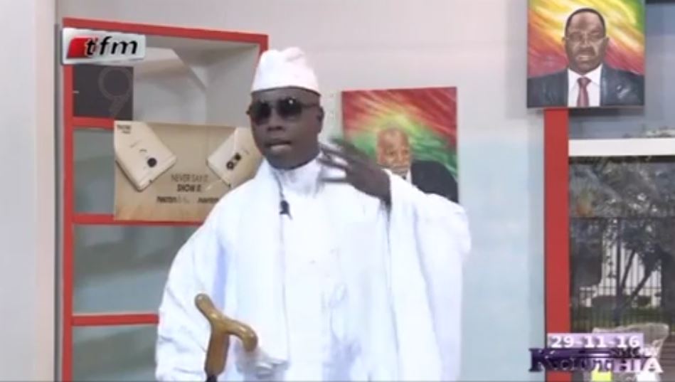 Vidéo : Yayah Jammeh requinque ses troupes à quelques heures de l’élection (version Kouthia) – Regardez.