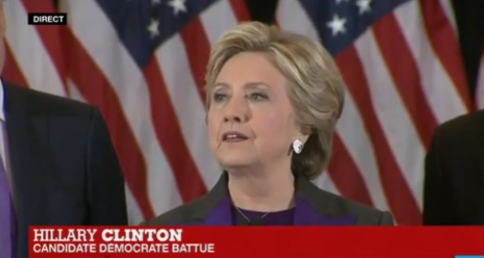 Vidéo – 1ère déclaration de H. Clinton après sa défaite : « Si vous croyez à l’Amérique, il faut que vous acceptiez ce résultat » – Regardez.