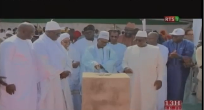 Vidéo- Magal Touba 2016, pose de la première pierre de l’hôpital de Touba par le président de la République…