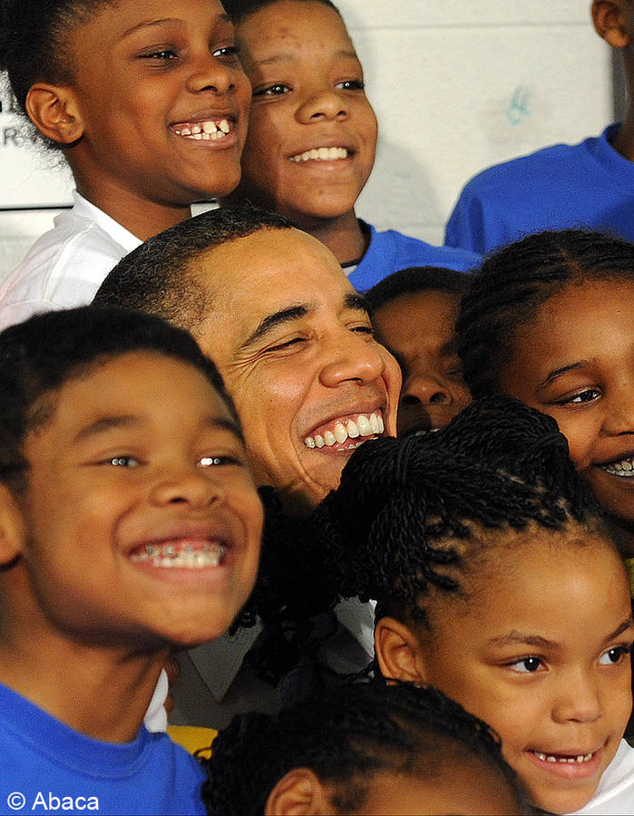 parce-qu-il-ne-recule-pas-devant-un-bon-selfie-de-groupe