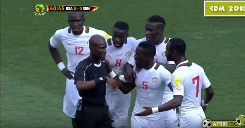 Vidéo: Le résumé du Match Afrique du Sud – Sénégal (2-1)