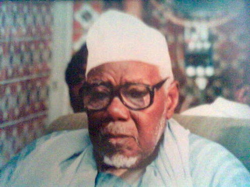 Vidéo – Portrait de Cheikh Abdoul Aziz Sy Dabakh, 3ème Khalif de Maodo … Regardez!
