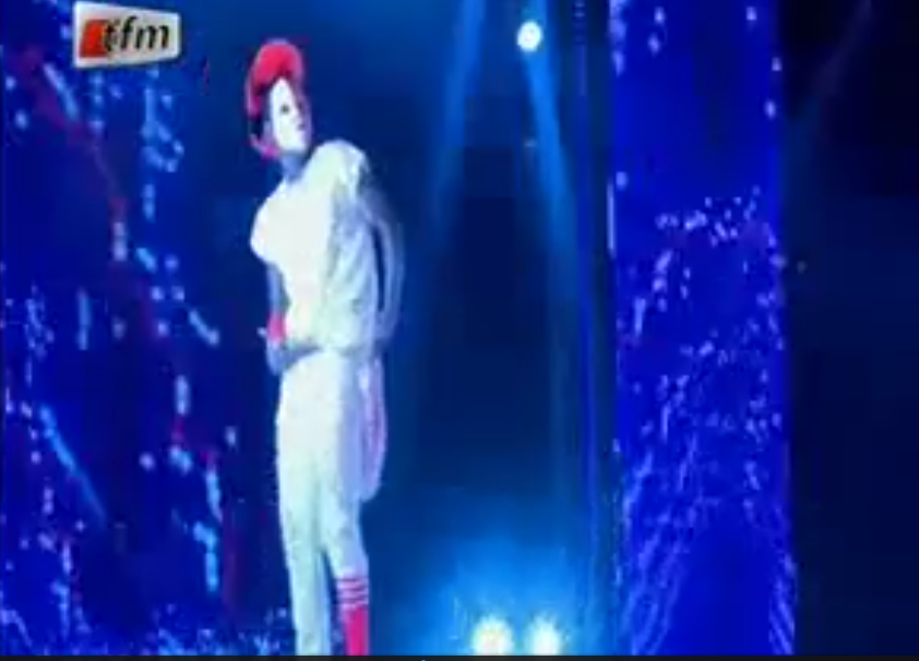 Vidéo: L’Afrique a un incroyable talent : Moustapha Diop (Alex) met le feu ! Regardez