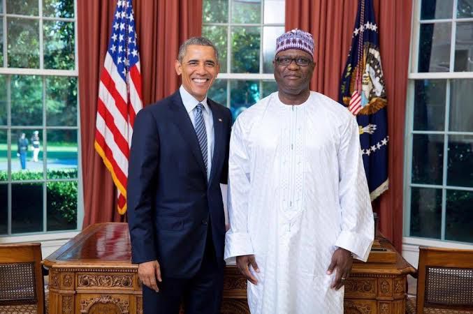 Gambie: L’ambassadeur des USA prète allégeance à Barrow et lâche Jammeh