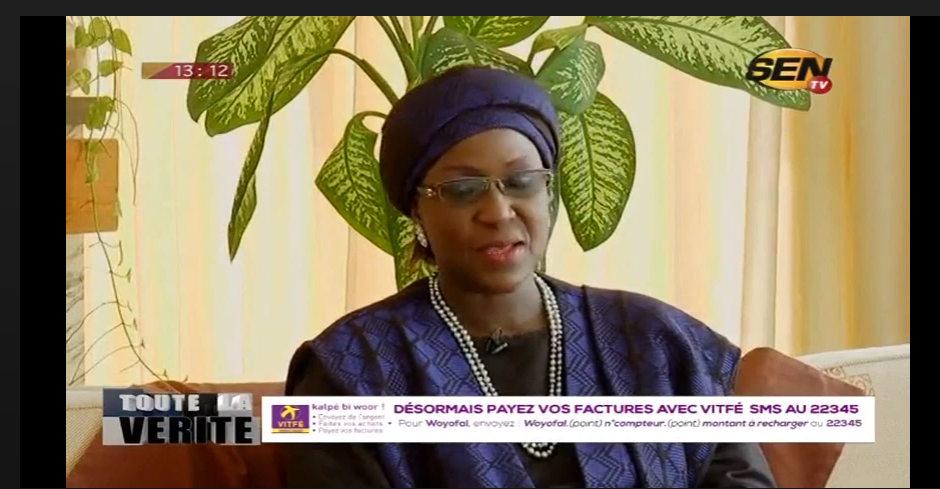 Vidéo: Amsatou Sow Sidibé au journaliste: « une mère de famille qui reste 6 mois sans salaires, elle veut se victimiser ? « 