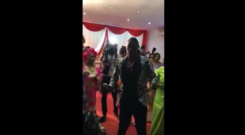 Vidéo : Papa Ndiaye Thiou continue à casser la baraque, mais cette fois-ci, en Angleterre – REgardez.