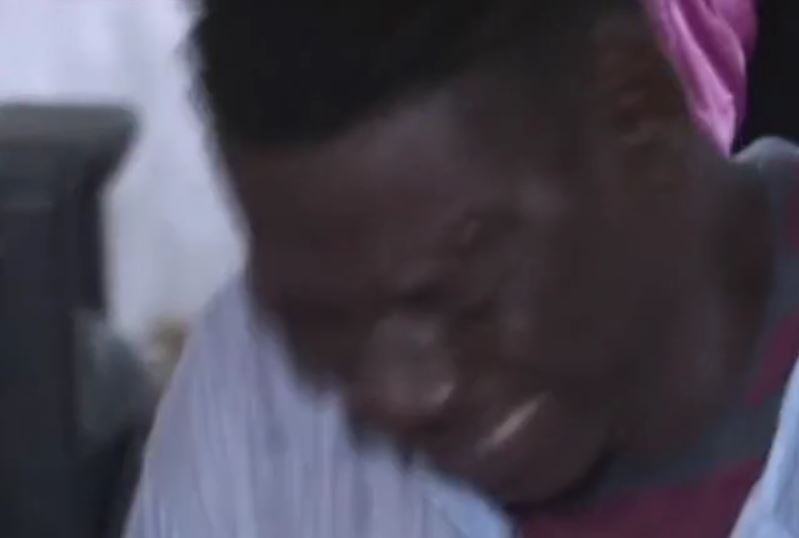 Vidéo : Mbaye Dosé de « wiri wiri » se déchaîne jusqu’à pleurer sur la musique de Youssou Ndour – Regardez.