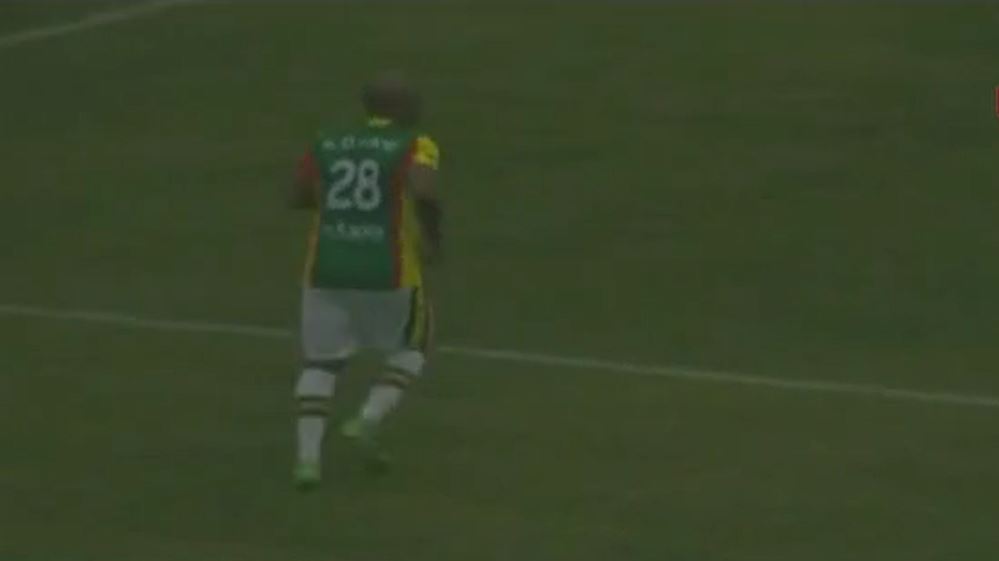 Vidéo – Match de gala : El Hadj Diouf s’échauffe, prêt à affronter Nicolas Anelka et ses amis – Regardez