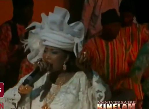 Vidéo – Anniversaire de Kiné Lam : Regardez l’entrée fracassante de la diva…!