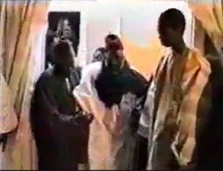 Vidéo : Quand Serigne Mbacke Sokhna Lo rendait visite à Mame Abdou Aziz Sy « Dabakh » – Regardez.